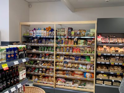 VVN-teamet utførte levering av handelsutstyr og monteringsarbeid i den nye butikken til butikkjeden "TOP" i Riga.
